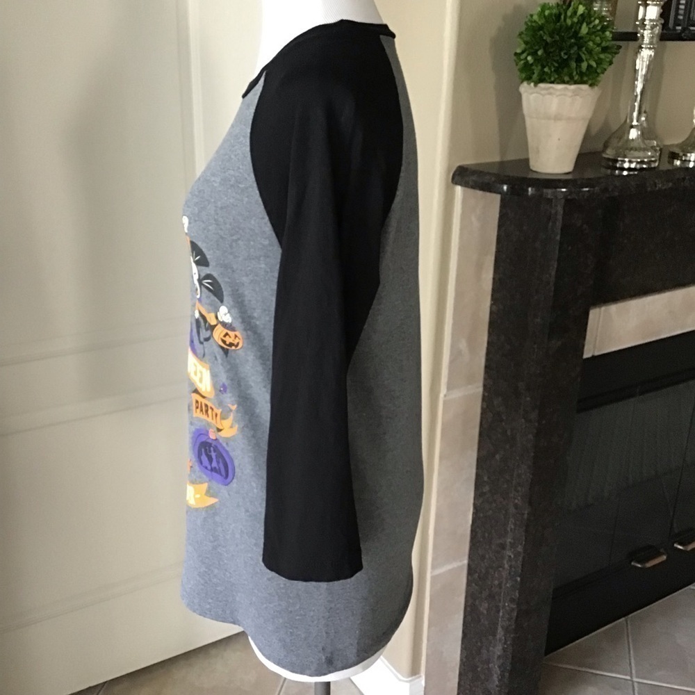 Disney Parks Mickey's Halloween Party 2018 Shirt SMALL Glow In The Dark Faces - Picture 8 of 15